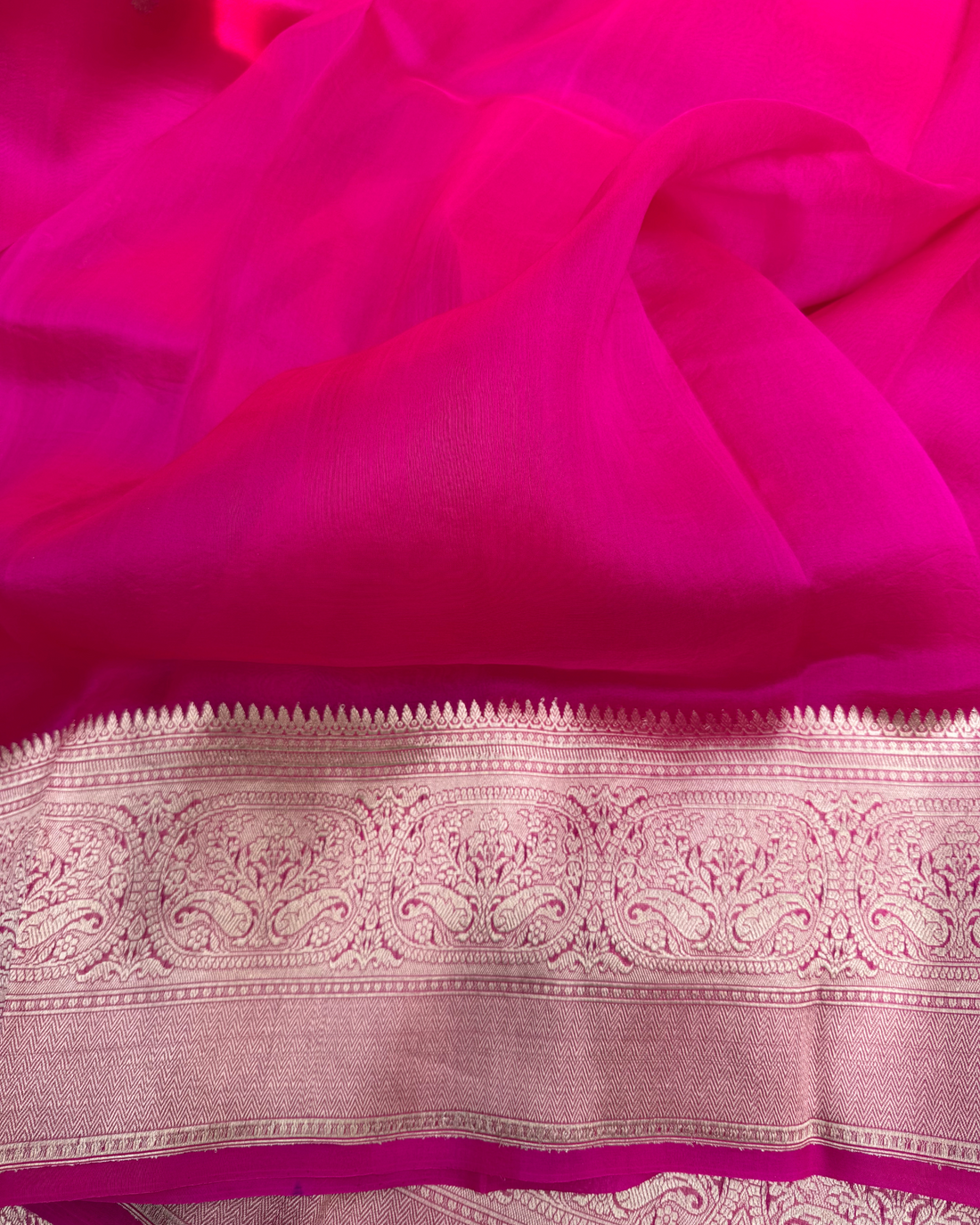 Artisan Kadwa zari weave texture on red pure Kora silk saree