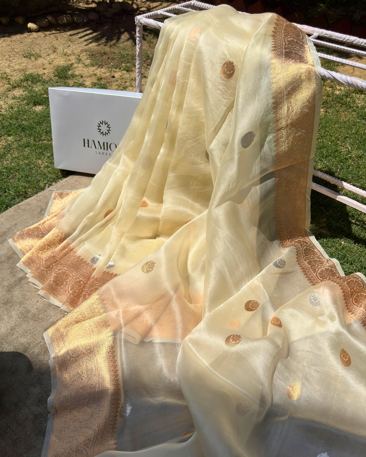 White-Gold Chand Tara Pure Banarasi Kora Silk Saree