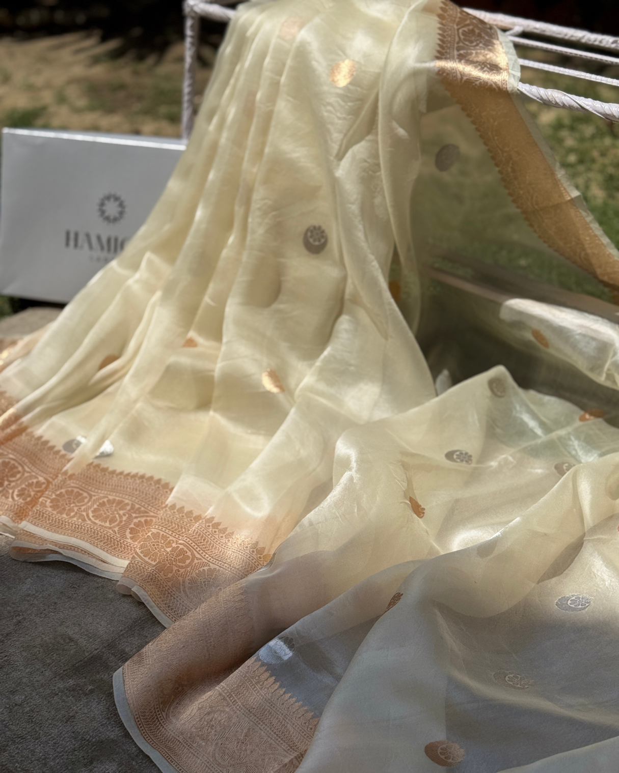 White-Gold Chand Tara Pure Banarasi Kora Silk Saree