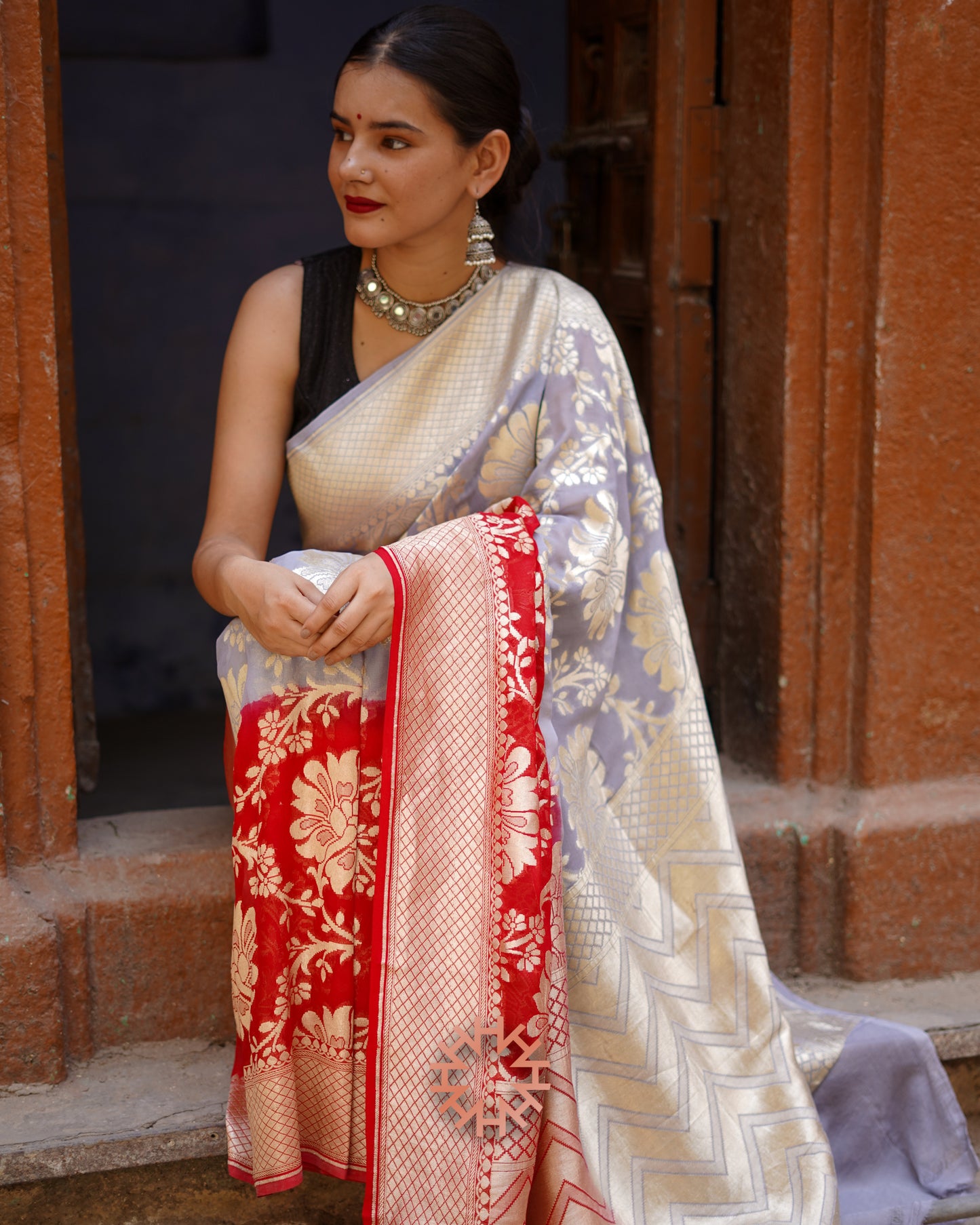 Silver & Crimson Banarasi Khaddi Georgette Handloom Saree