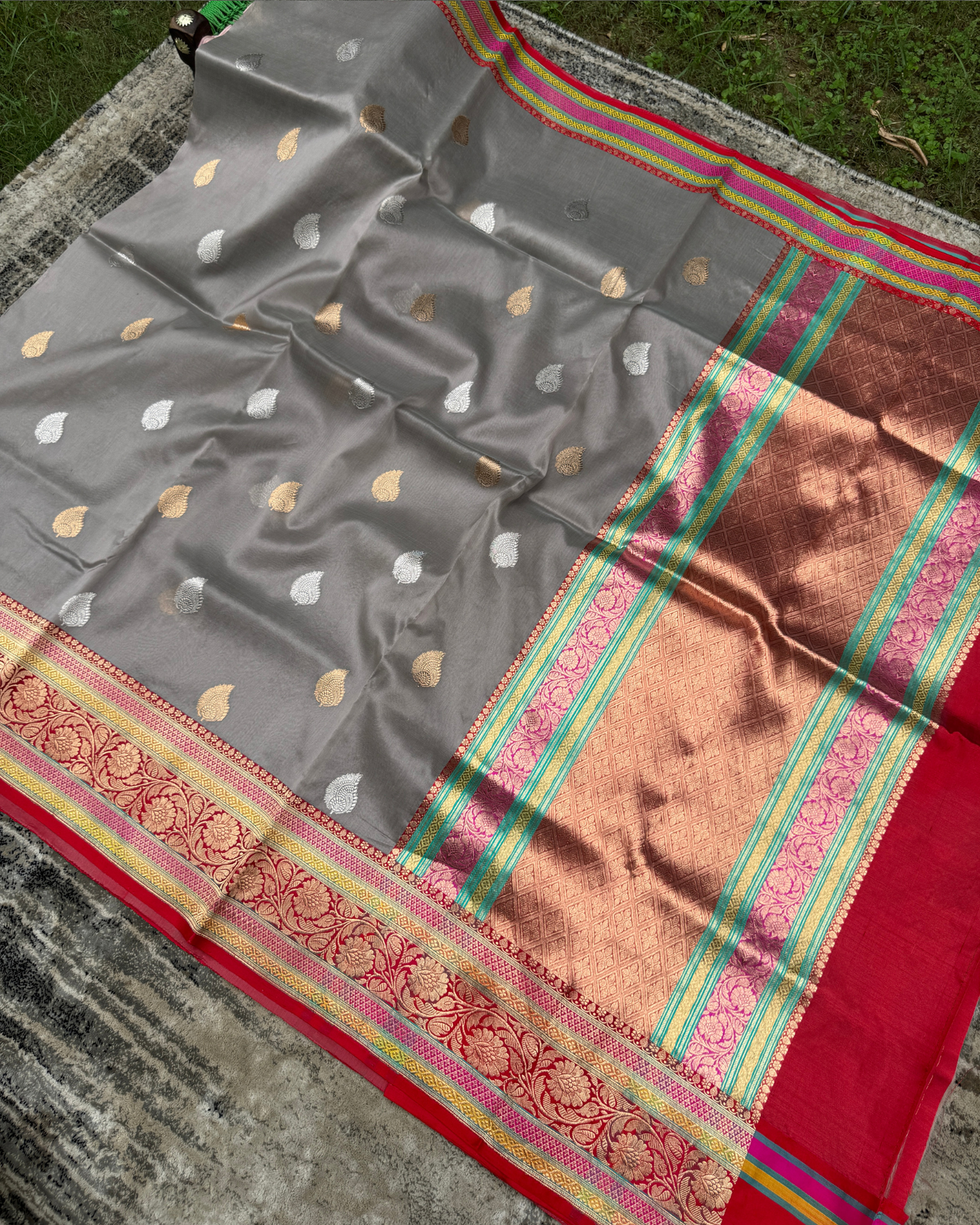 Grey Banarasi Handloom Double Kora Katan Handloom Saree
