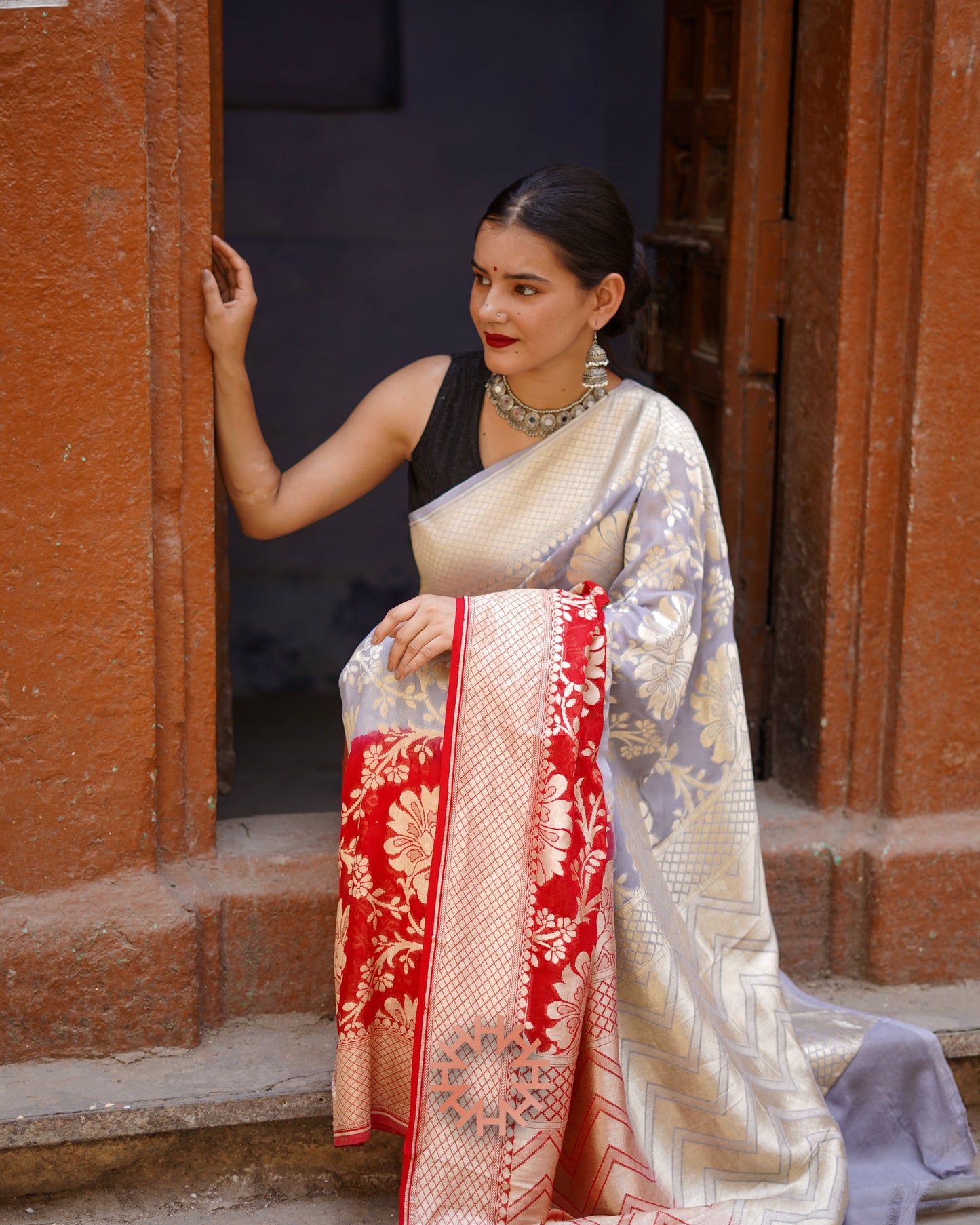 Silver & Crimson Banarasi Khaddi Georgette Handloom Saree