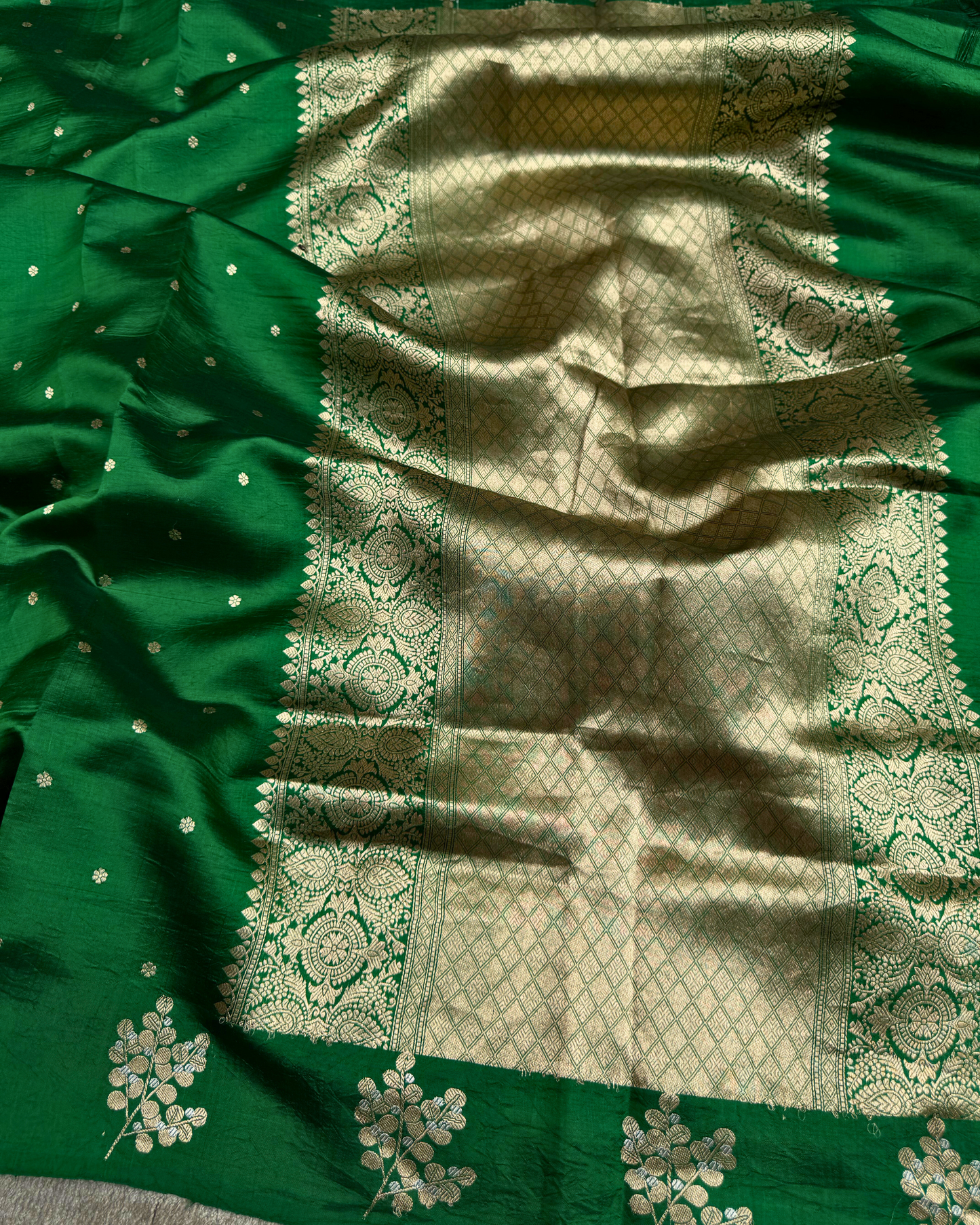 Dare Green Pure Banarasi Mulberry Soft Silk Saree