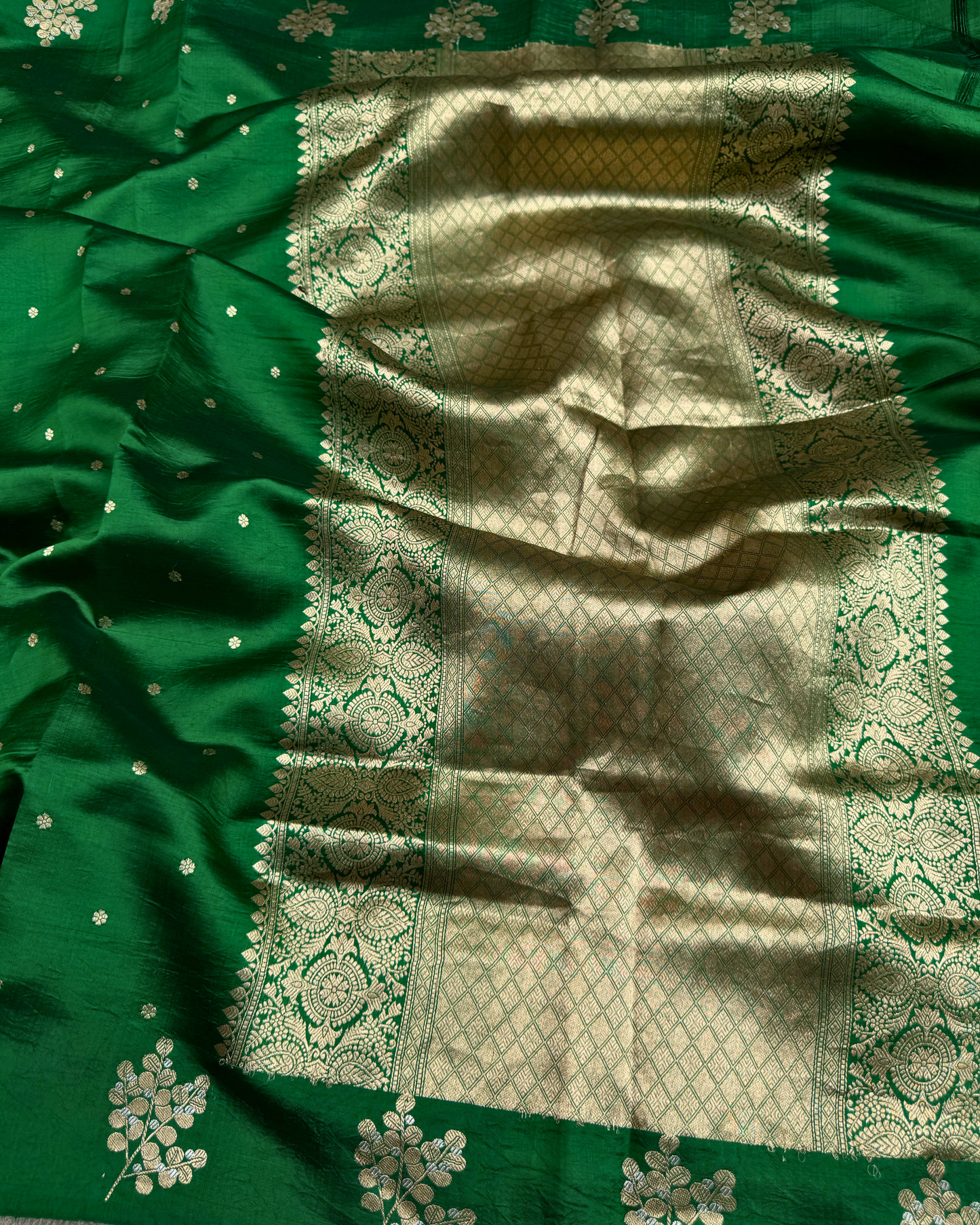 Dare Green Pure Banarasi Mulberry Soft Silk Saree