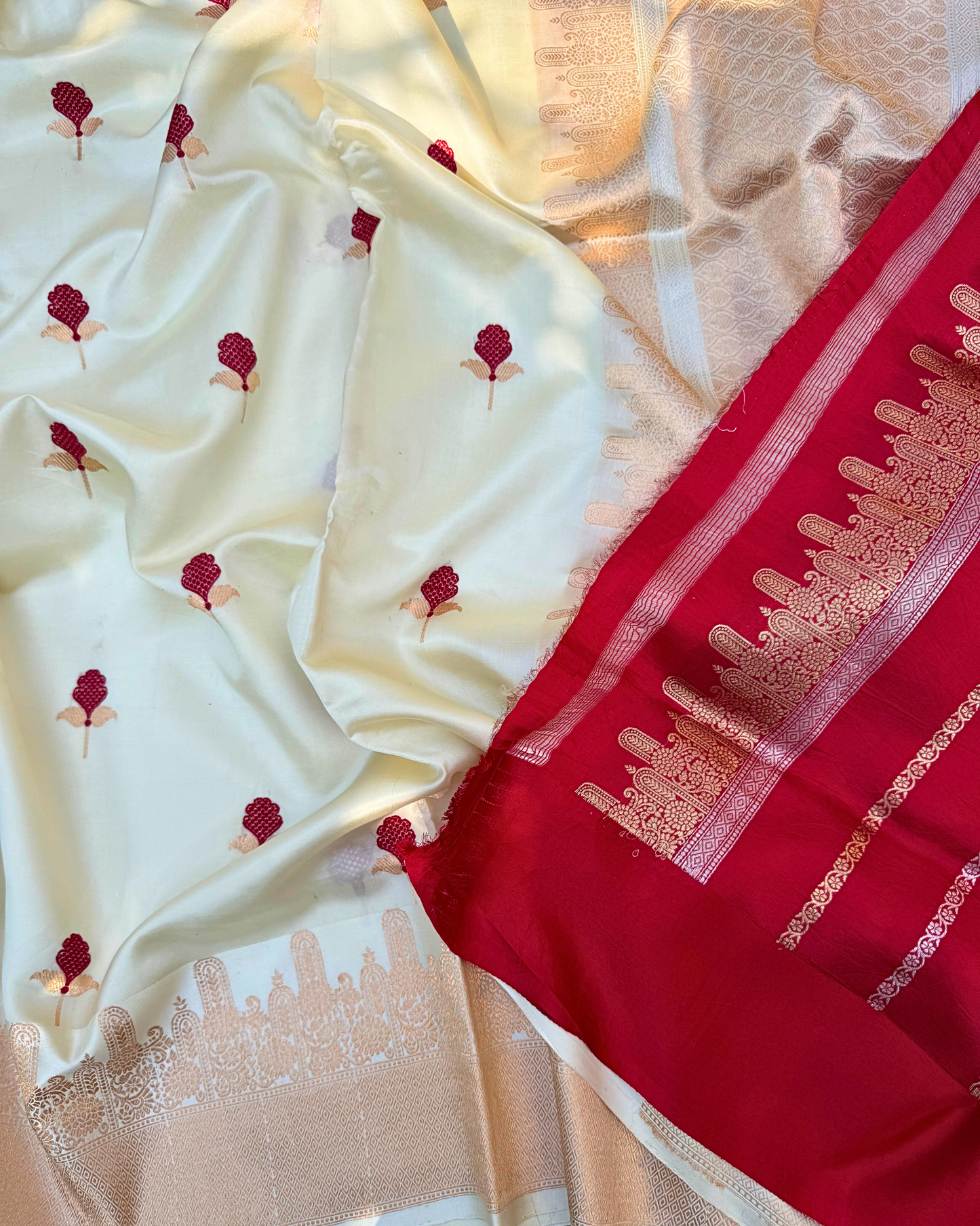 White Pure Banarasi Mulberry Soft Silk Saree