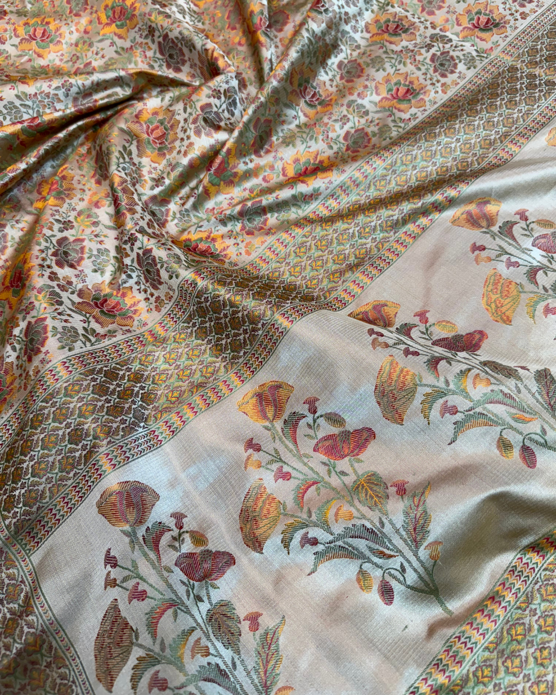 Detailed heirloom jacquard weave on pure Jamawar Tanchui silk saree
