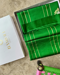 Green pure Mulberry soft silk Banarasi saree with heritage weave