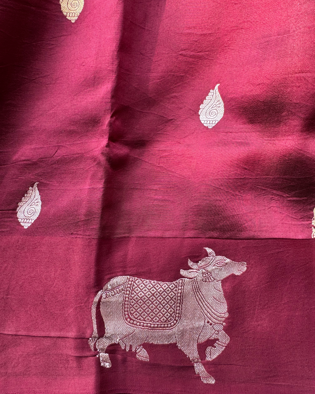 Wine pure Mulberry soft silk Banarasi saree pleats and border view