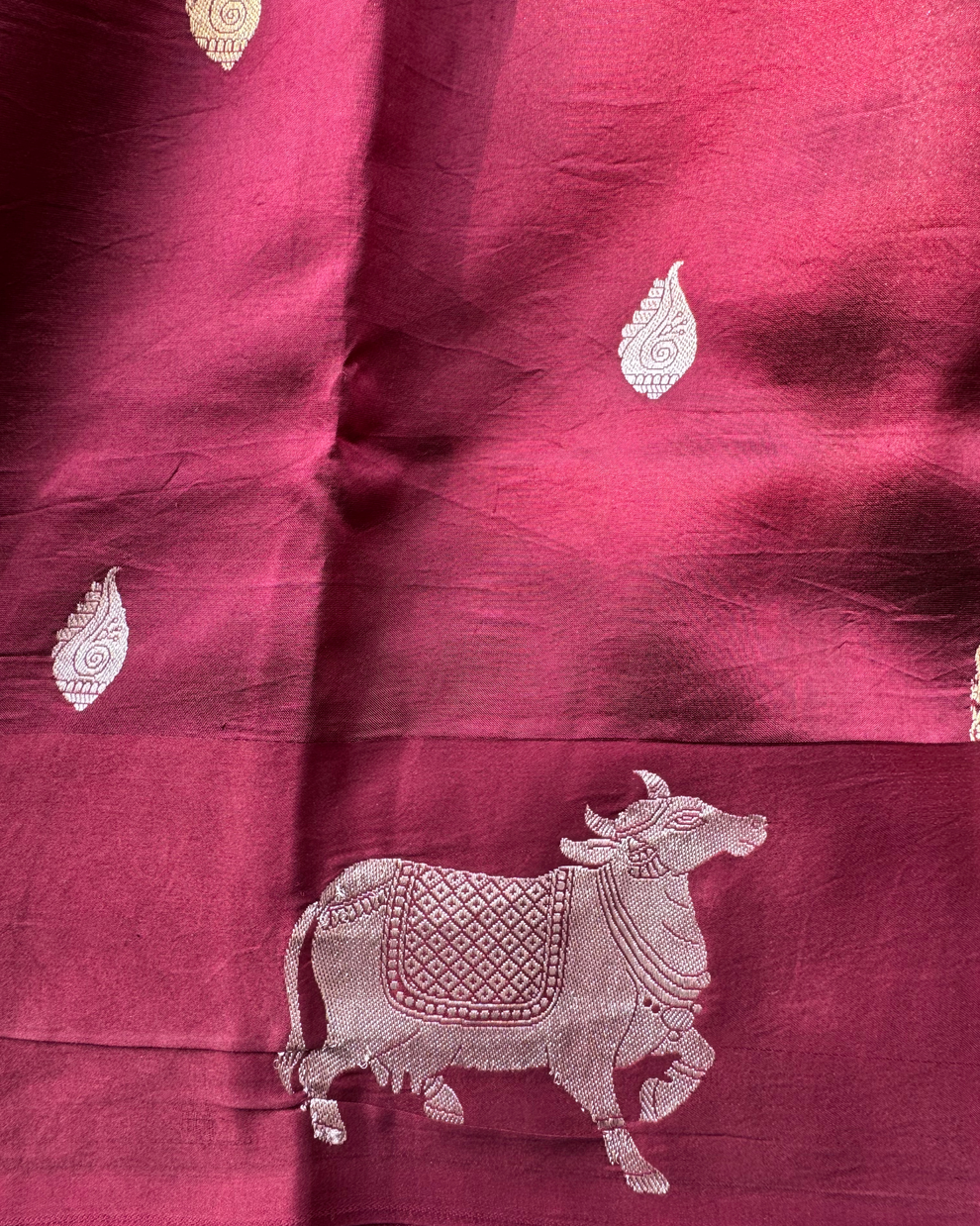 Wine pure Mulberry soft silk Banarasi saree pleats and border view