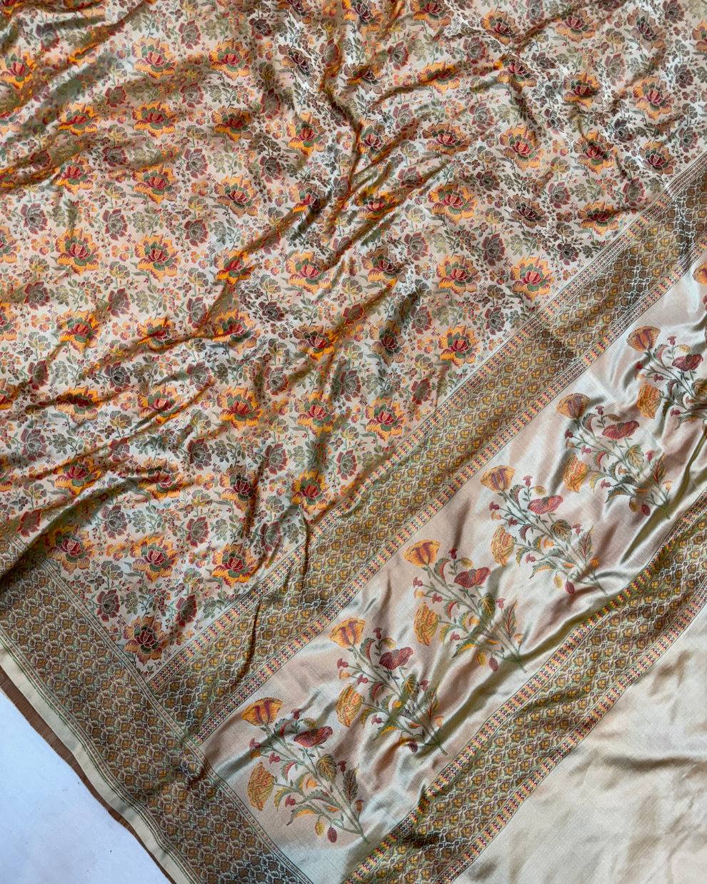 Yellow gold Banarasi Jamawar Tanchui saree border and fine motifs